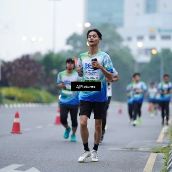 Runner Photo 7338902