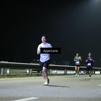 Runner Photo 7339054