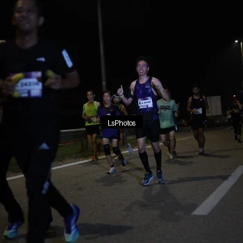 Runner Photo 7339236