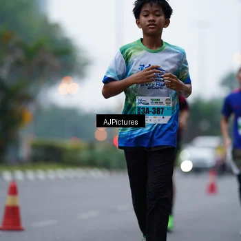 Runner Photo 7339800