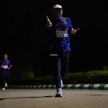 Runner Photo 7340044