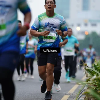 Runner Photo 7340055