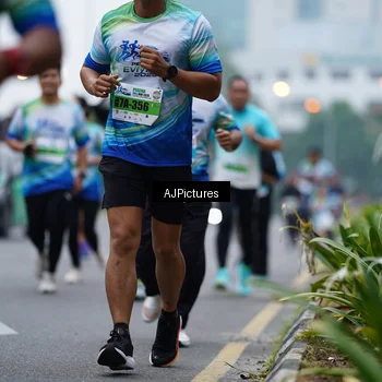 Runner Photo 7340068