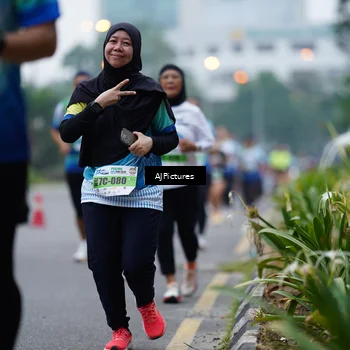 Runner Photo 7340087