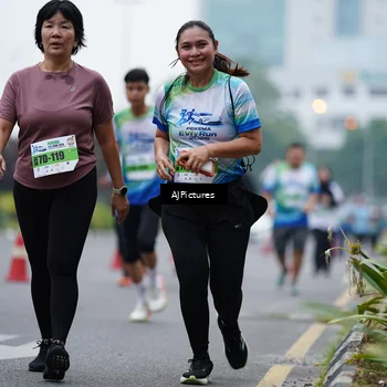 Runner Photo 7340203