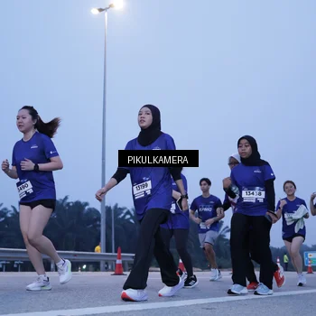 Runner Photo 7340302
