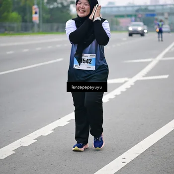 Runner Photo 7340303