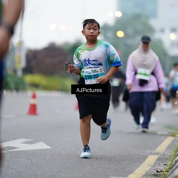 Runner Photo 7340401