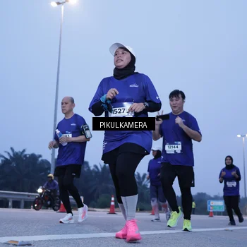 Runner Photo 7340510