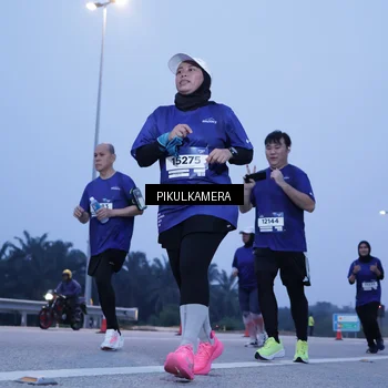 Runner Photo 7340514
