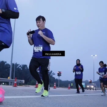 Runner Photo 7340551