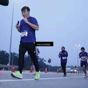 Runner Photo 7340568