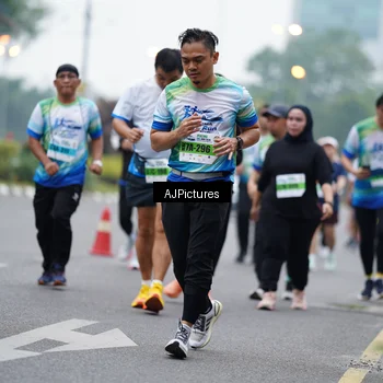 Runner Photo 7340601