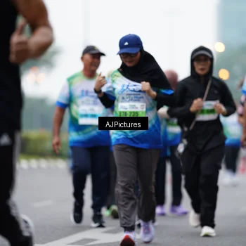 Runner Photo 7340672