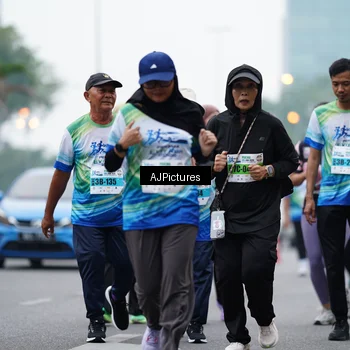 Runner Photo 7340676