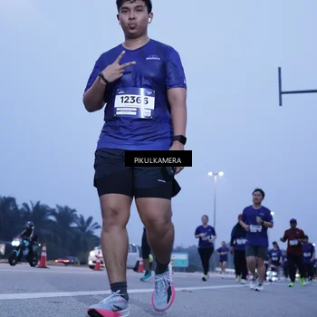 Runner Photo 7340685