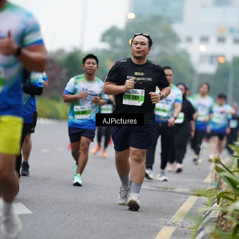 Runner Photo 7340702
