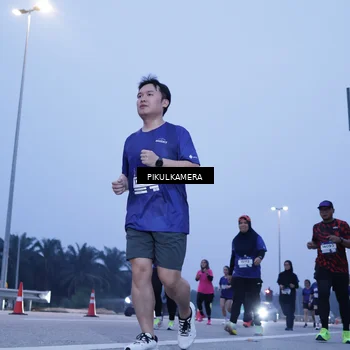 Runner Photo 7340714