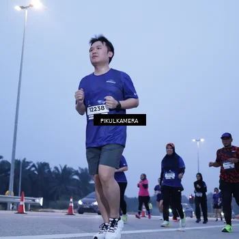 Runner Photo 7340716