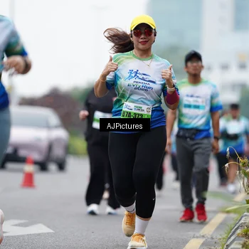 Runner Photo 7340755