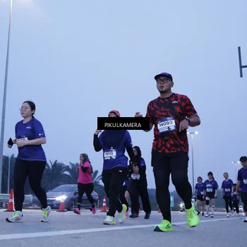 Runner Photo 7340790