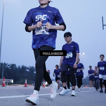 Runner Photo 7340878