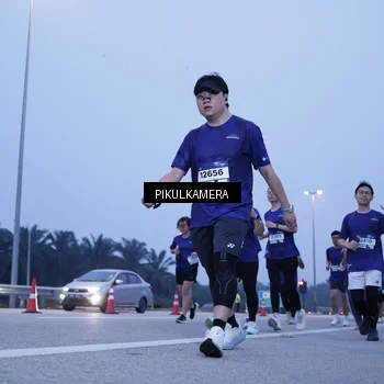Runner Photo 7340888