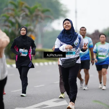 Runner Photo 7340900