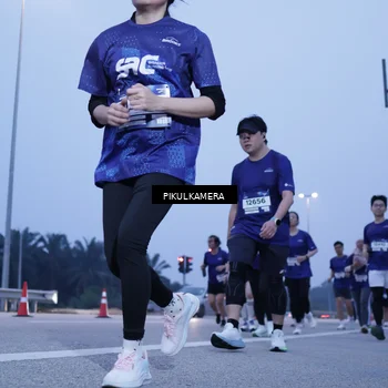 Runner Photo 7340939