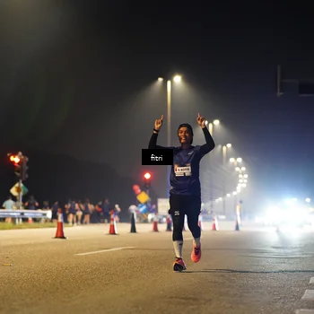Runner Photo 7340944