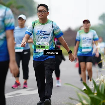 Runner Photo 7340945
