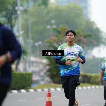 Runner Photo 7340960