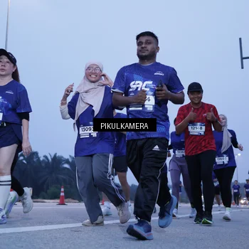 Runner Photo 7341056