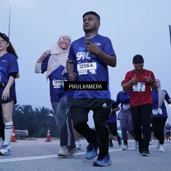 Runner Photo 7341090