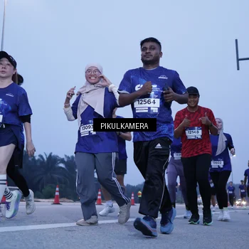 Runner Photo 7341099