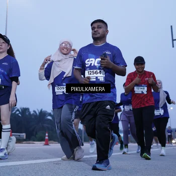 Runner Photo 7341103