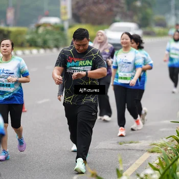 Runner Photo 7341184