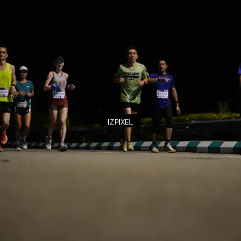 Runner Photo 7341476