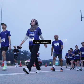 Runner Photo 7341495