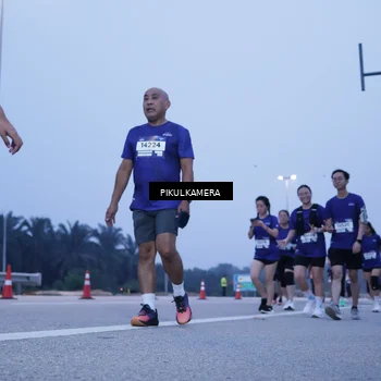 Runner Photo 7341536