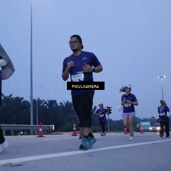 Runner Photo 7341637