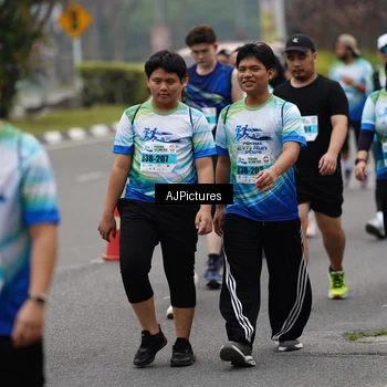 Runner Photo 7341684