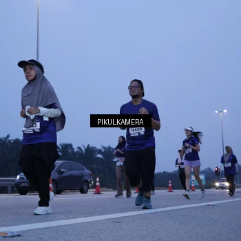 Runner Photo 7341703
