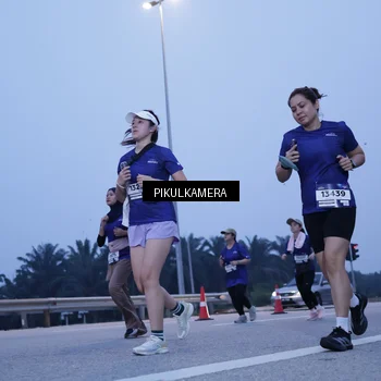 Runner Photo 7341775