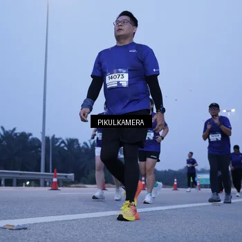 Runner Photo 7341830