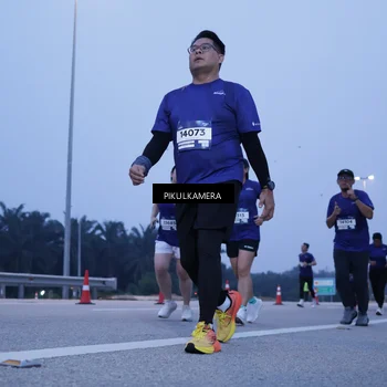 Runner Photo 7341853