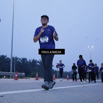 Runner Photo 7341888