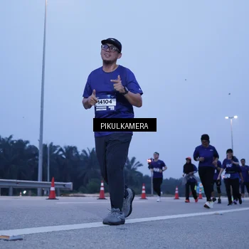 Runner Photo 7341926