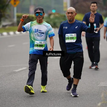 Runner Photo 7342048