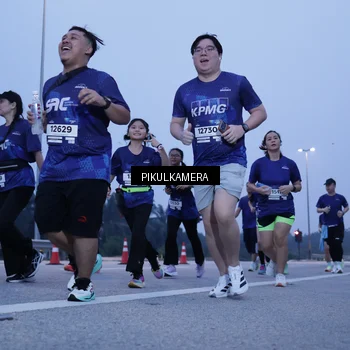 Runner Photo 7342136